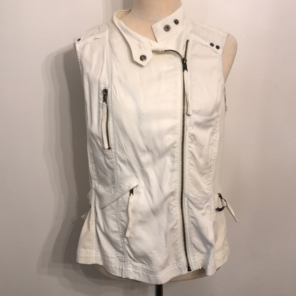 Barneys New York cream vest size L